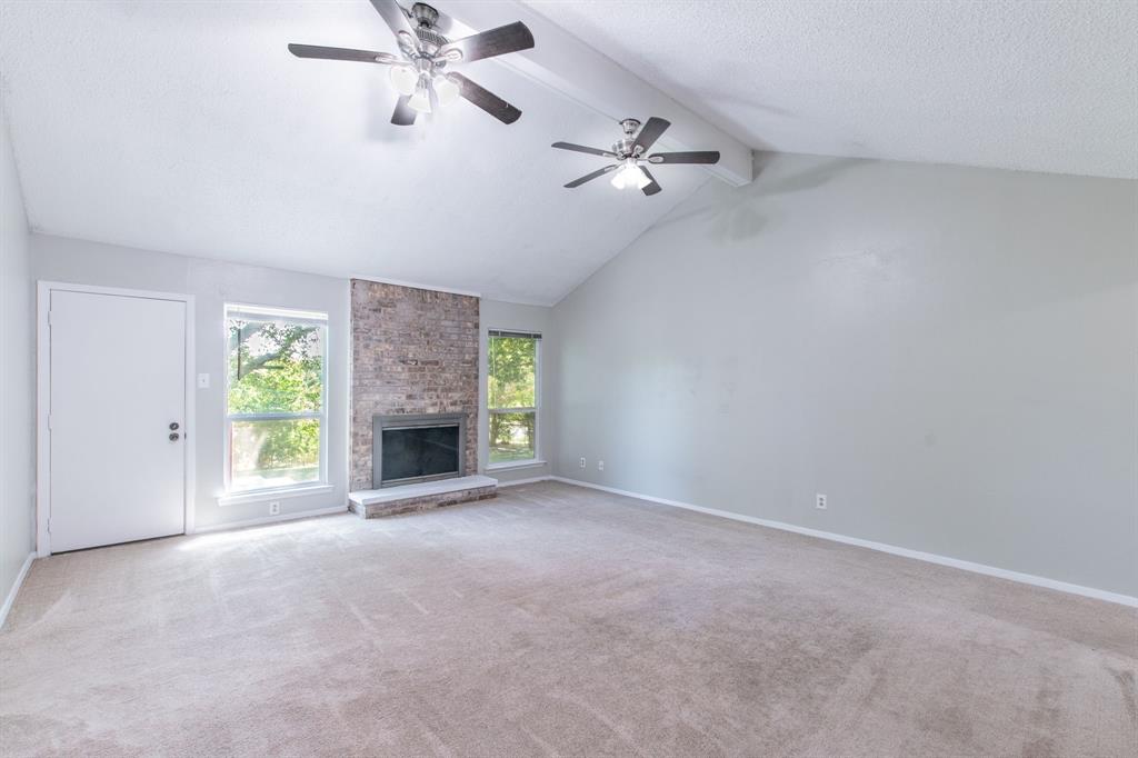 2911 Persimmon Drive Property Photo 3