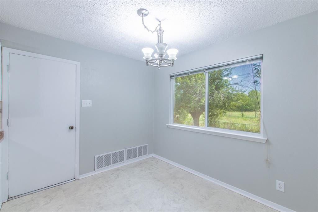 2911 Persimmon Drive Property Photo 9