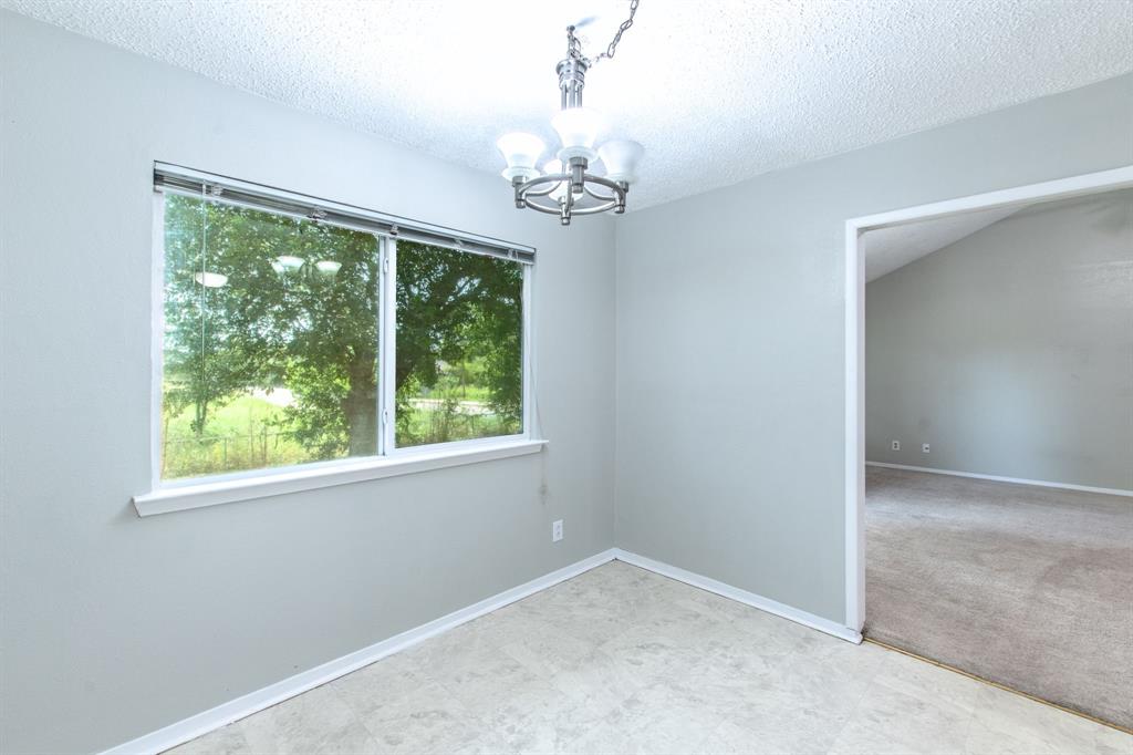 2911 Persimmon Drive Property Photo 10
