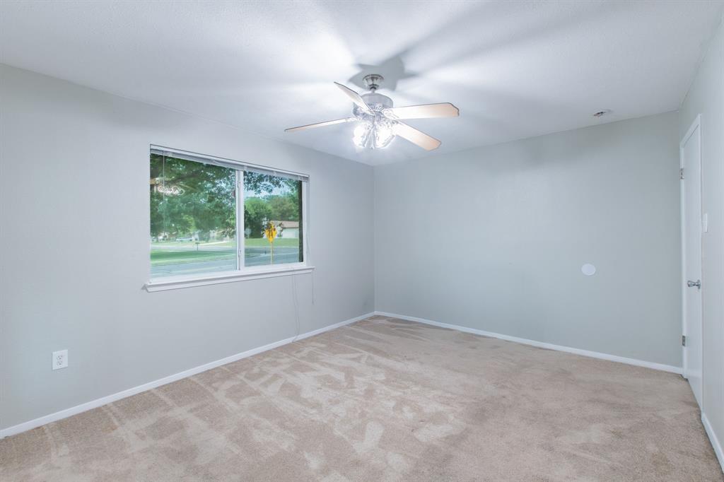 2911 Persimmon Drive Property Photo 11