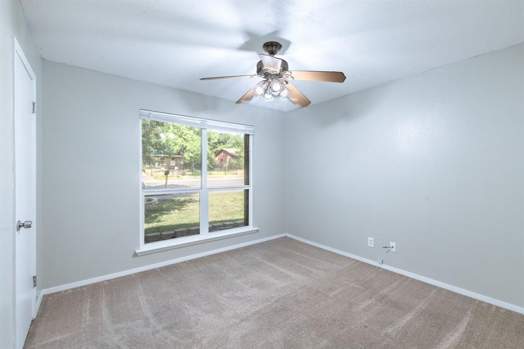 2911 Persimmon Drive Property Photo 16