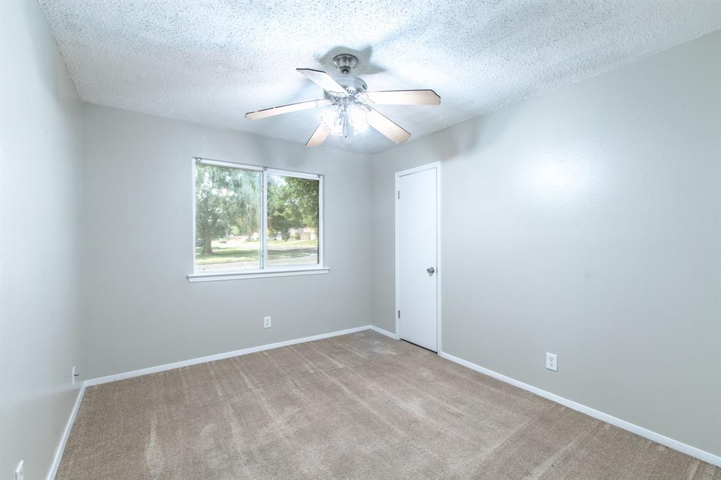 2911 Persimmon Drive Property Photo 17