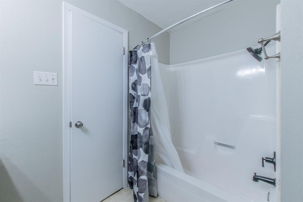 2911 Persimmon Drive Property Photo 19