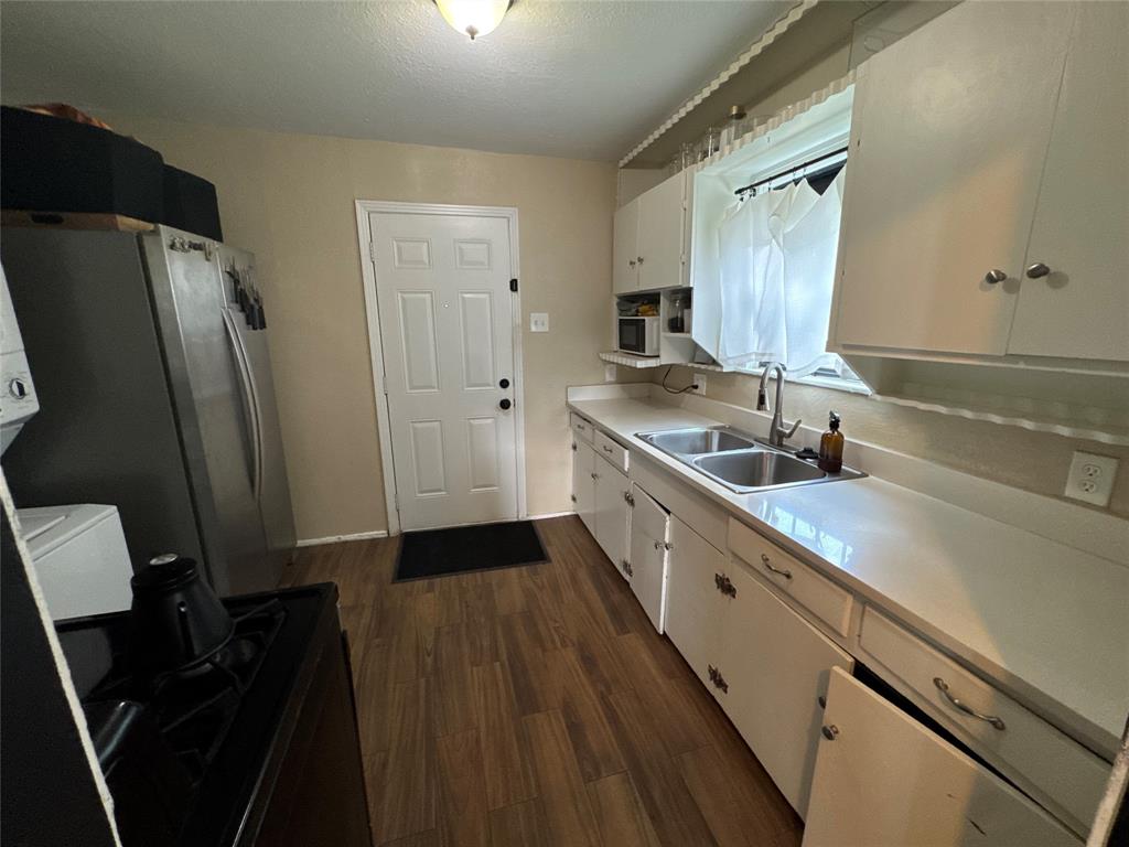2454 Lea Crest Drive Property Photo 5