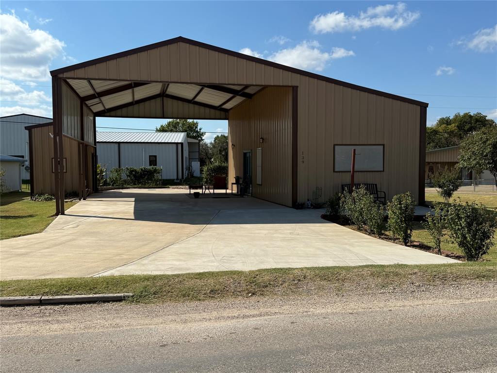 139 Yellowstone Drive Property Photo 1