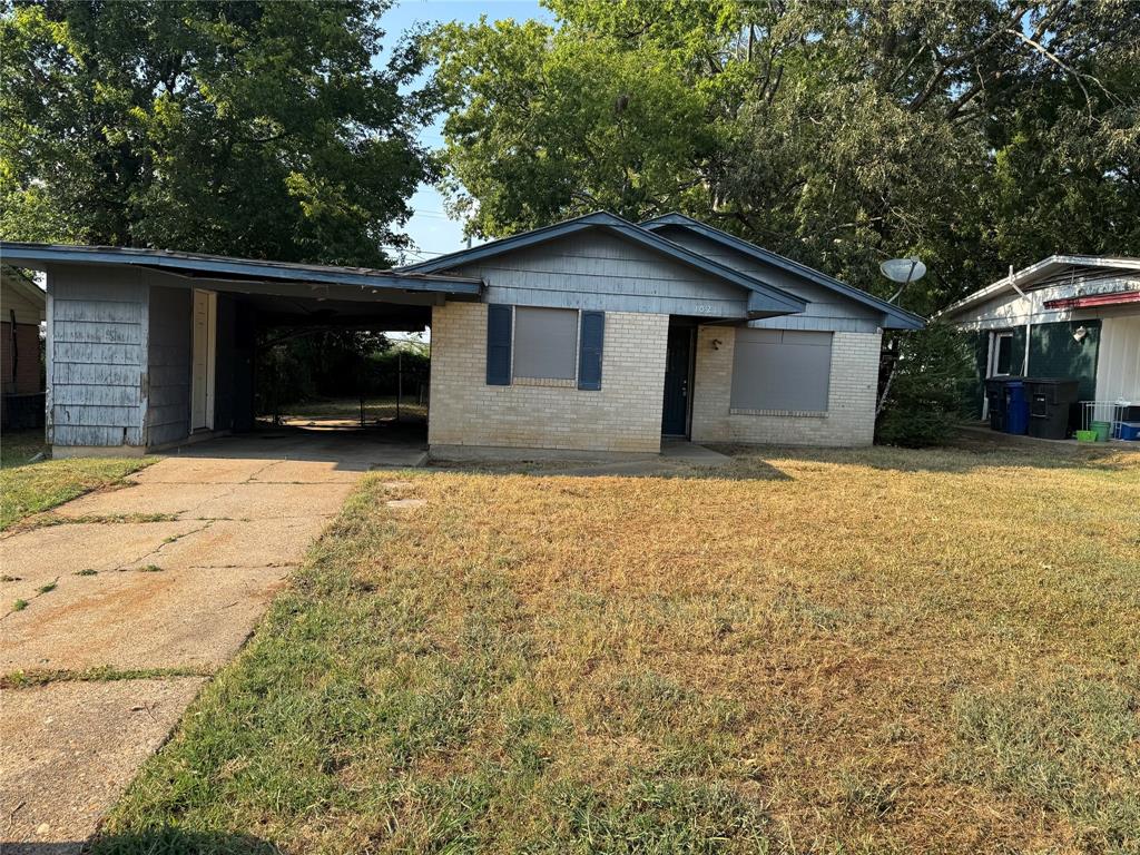 1021 Huntington Lane Property Photo 1
