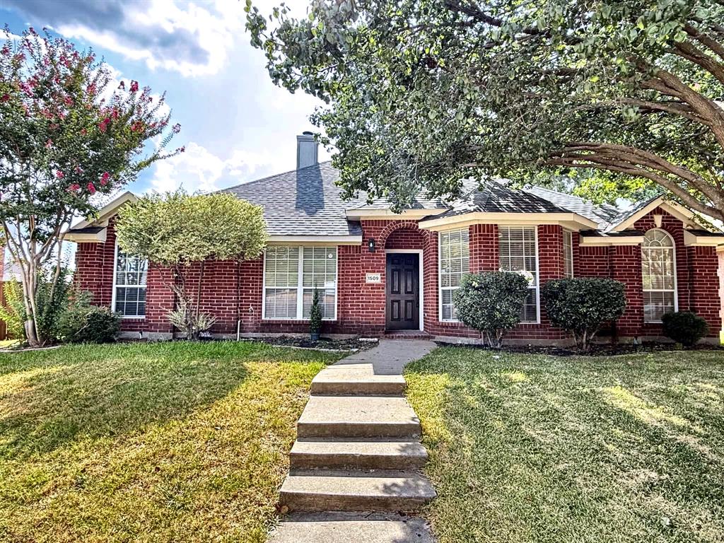 1509 Landsford Drive Property Photo 2