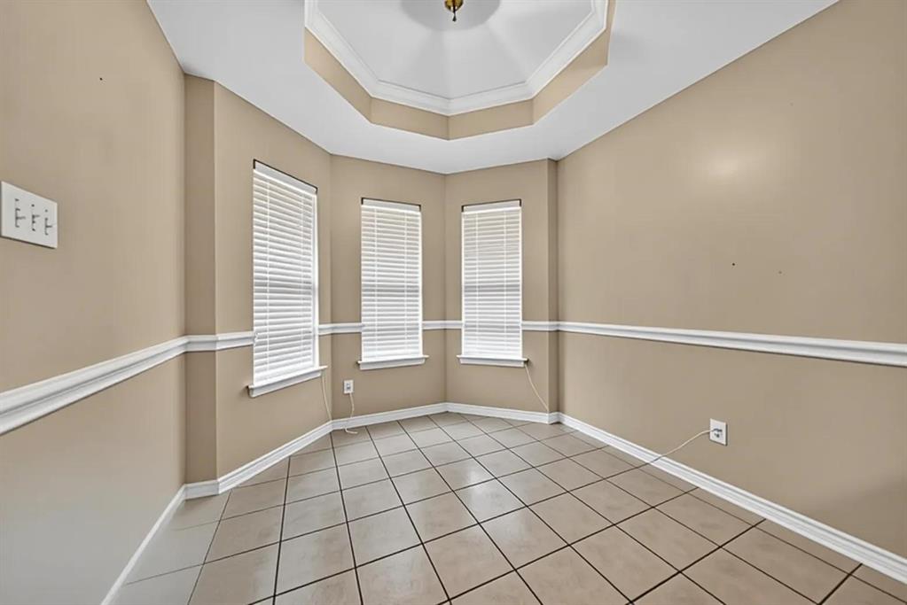 9314 Londonderry Property Photo 8