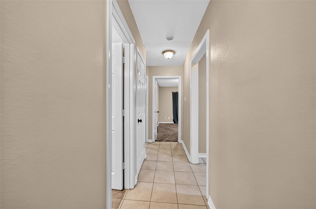 9314 Londonderry Property Photo 29