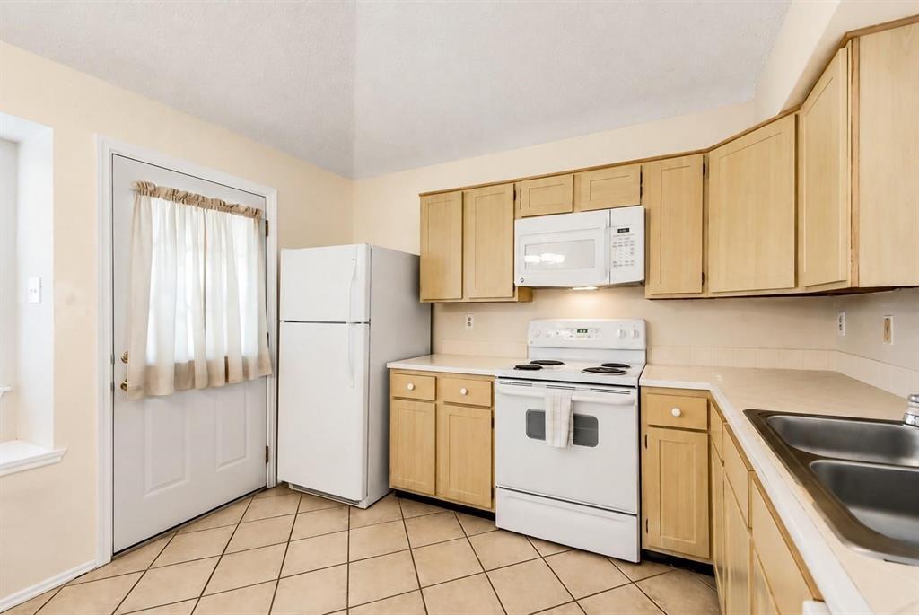 2332 Chestnut Way Property Photo 7