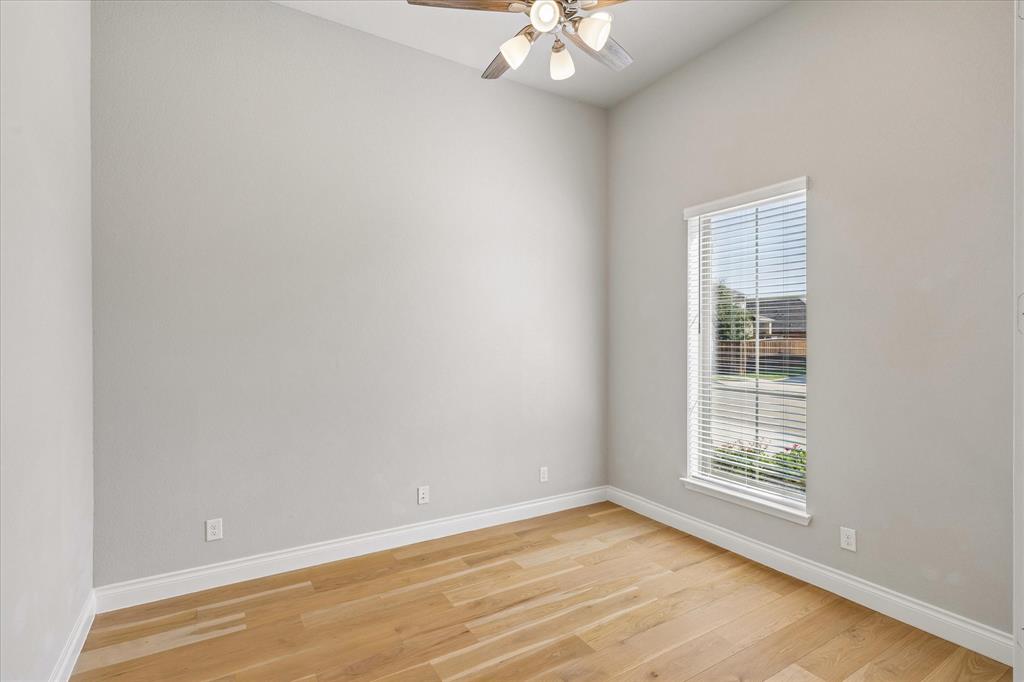 5708 Lake Jackson Drive Property Photo 6