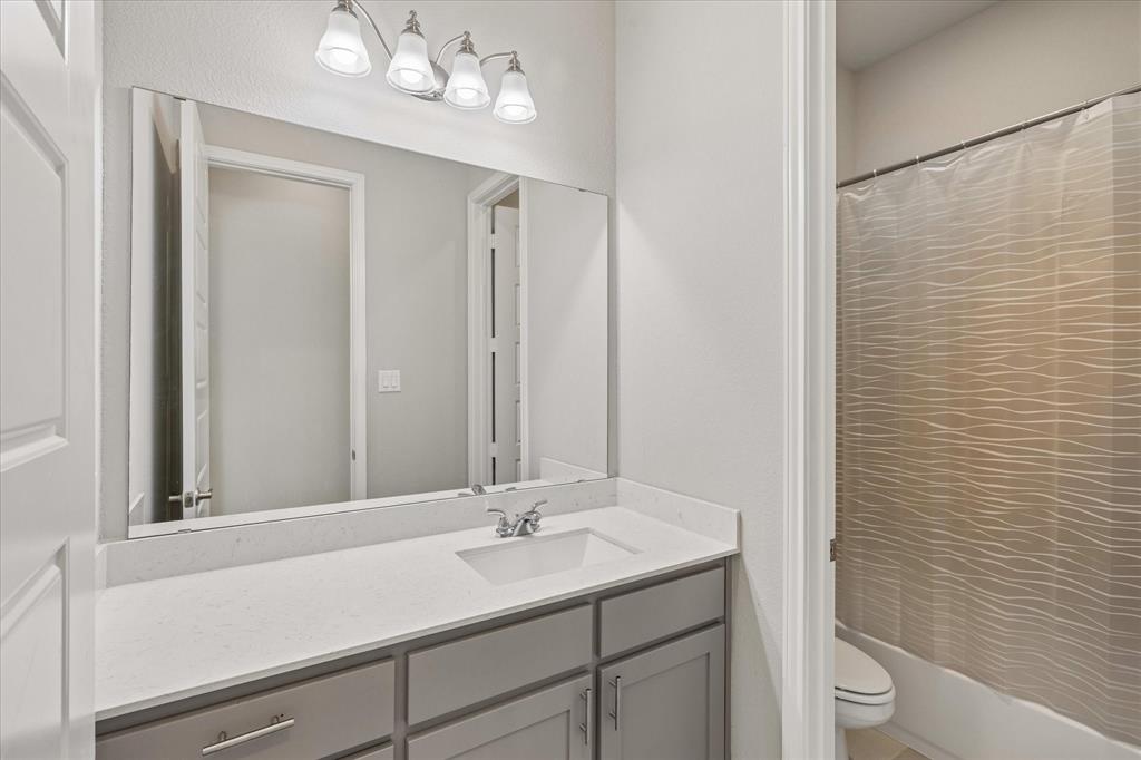 5708 Lake Jackson Drive Property Photo 9