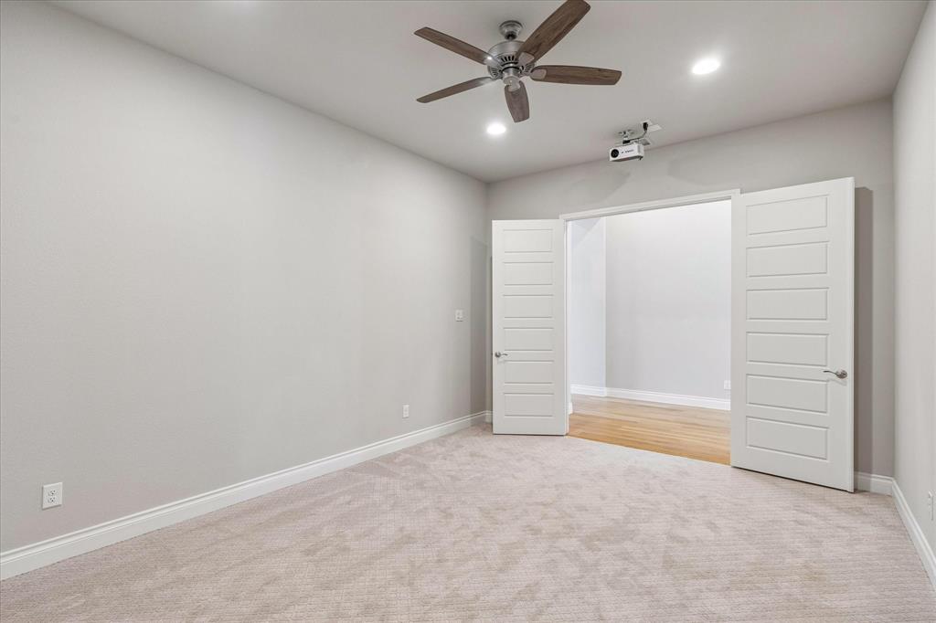5708 Lake Jackson Drive Property Photo 10