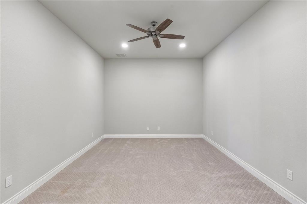 5708 Lake Jackson Drive Property Photo 11