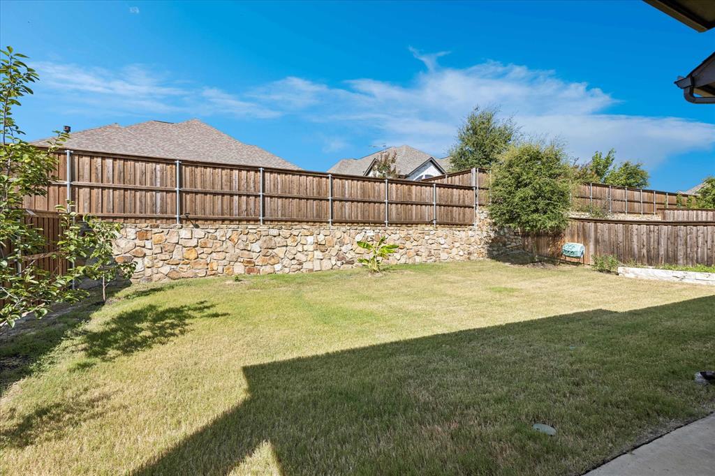 5708 Lake Jackson Drive Property Photo 34