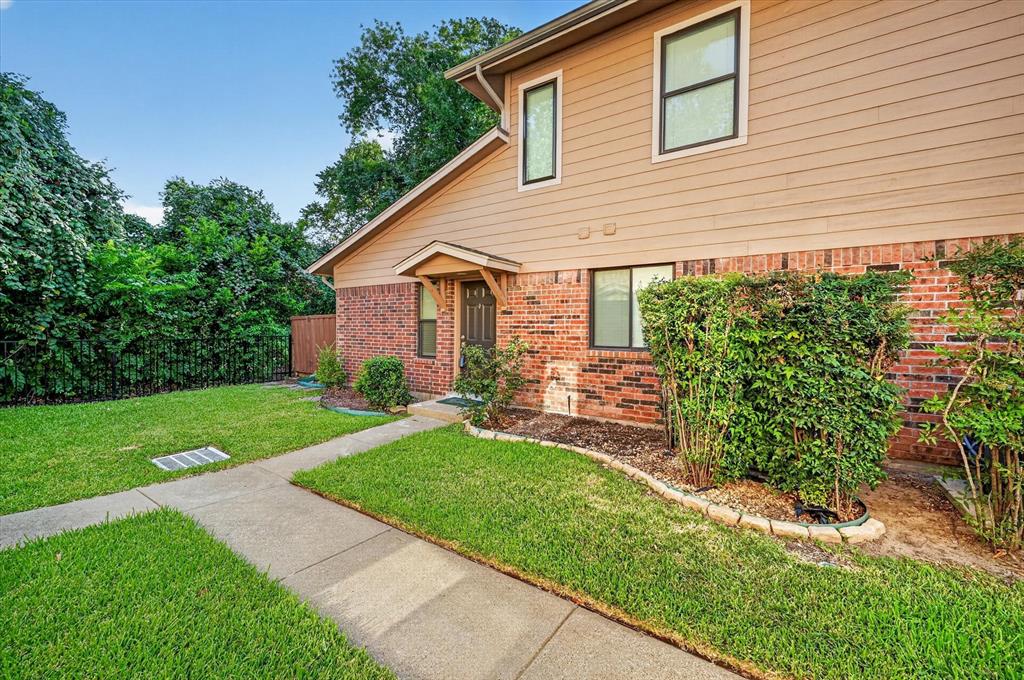 5662 Cedar Creek Drive Property Photo 3