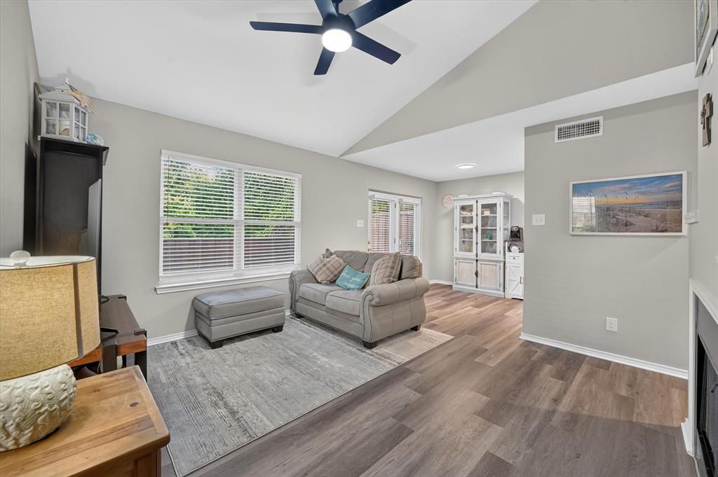 5662 Cedar Creek Drive Property Photo 4