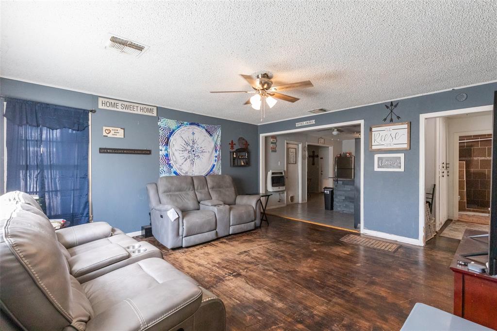 1633 Shelton Street Property Photo 4