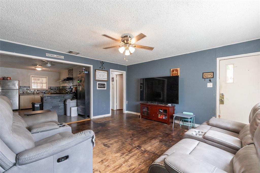 1633 Shelton Street Property Photo 5