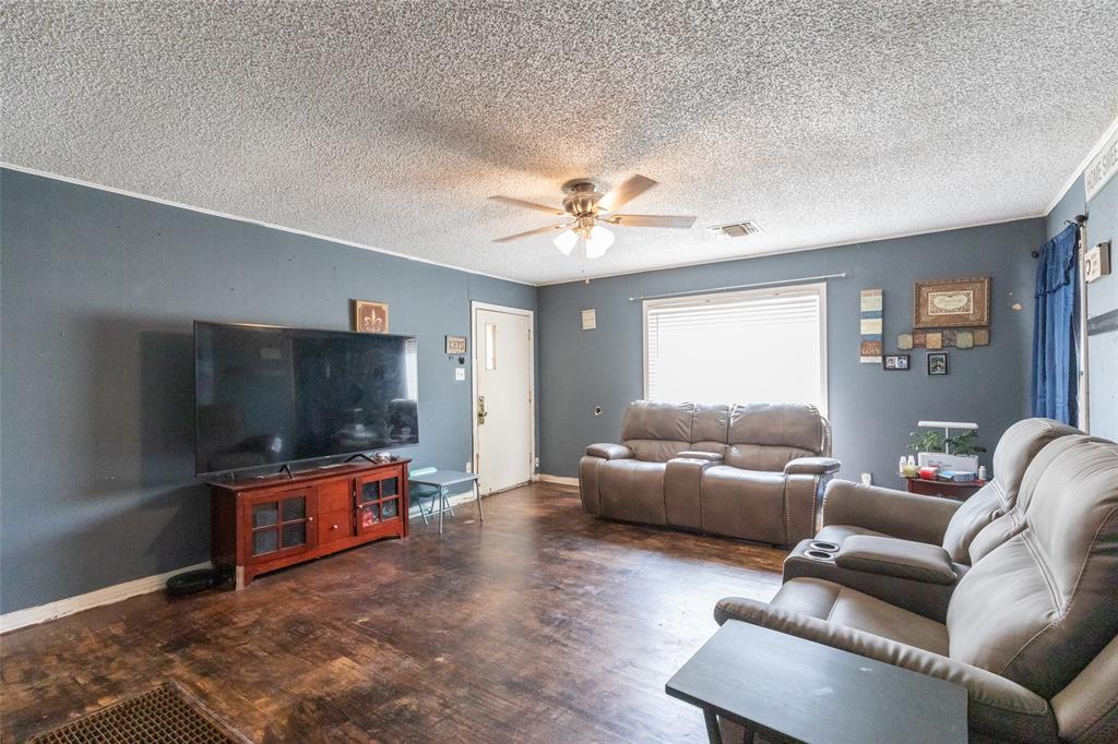 1633 Shelton Street Property Photo 6