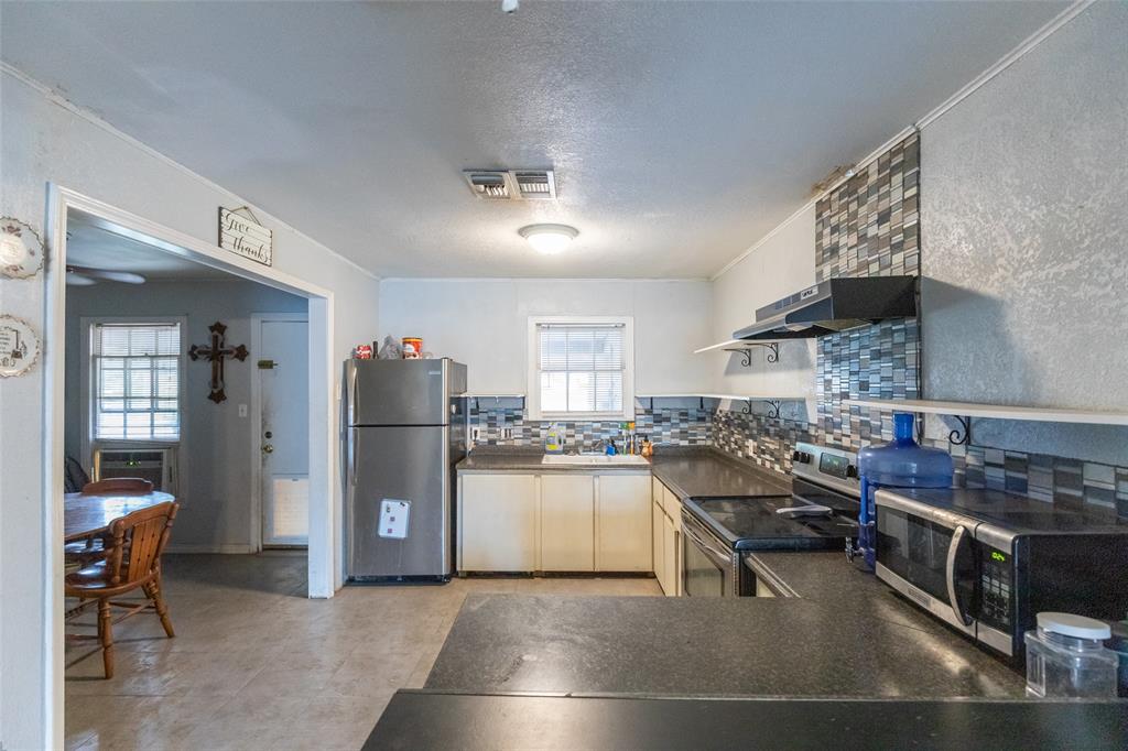 1633 Shelton Street Property Photo 8