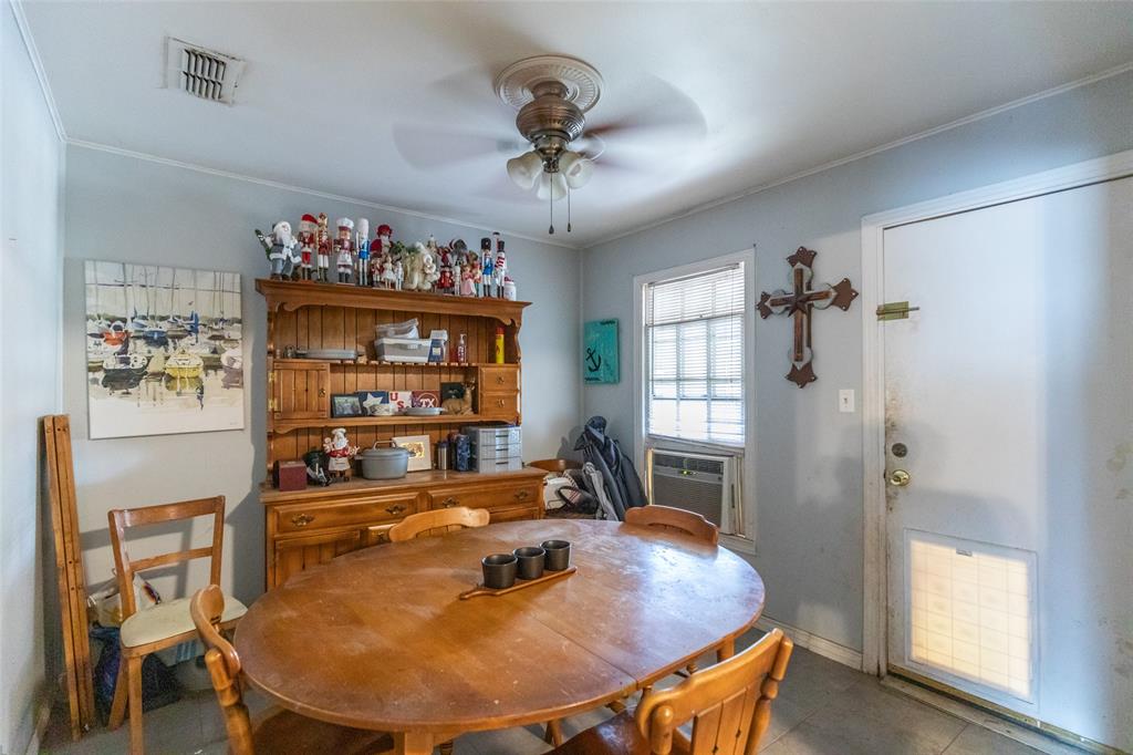 1633 Shelton Street Property Photo 11
