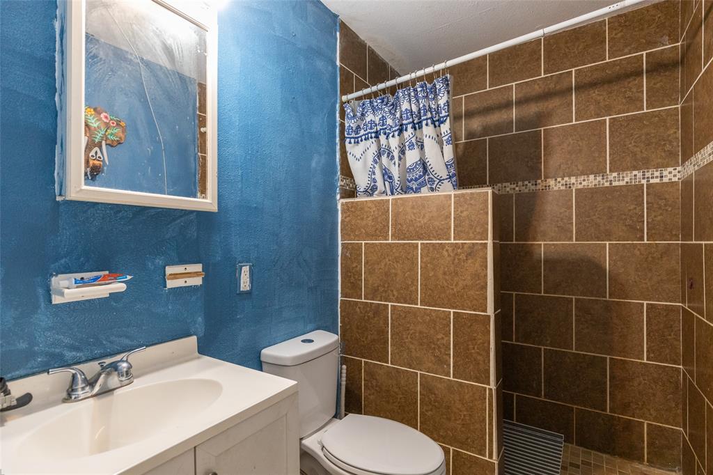 1633 Shelton Street Property Photo 21