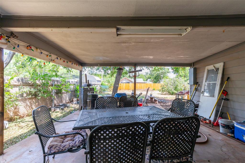 1633 Shelton Street Property Photo 26