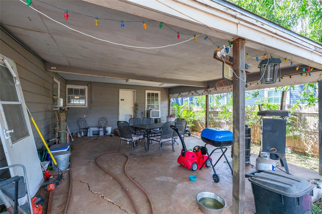 1633 Shelton Street Property Photo 27