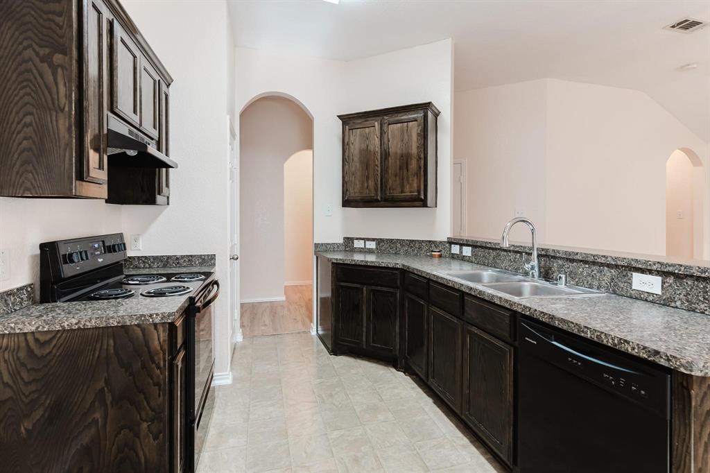 3414 Mojave Drive Property Photo 5