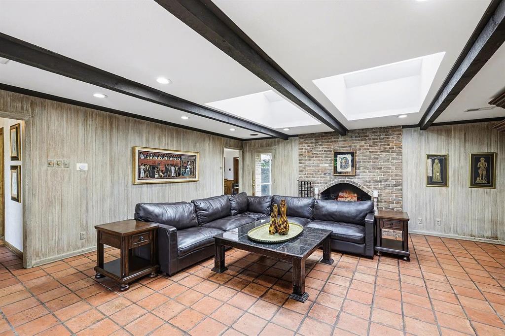 6517 Briarmeade Drive Property Photo 6