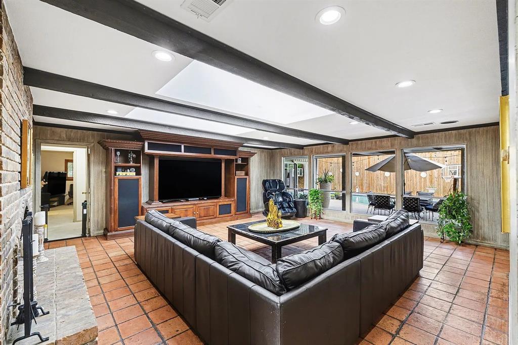 6517 Briarmeade Drive Property Photo 8