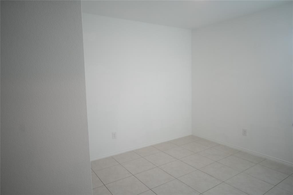 3480 Mildren Bend Property Photo 8