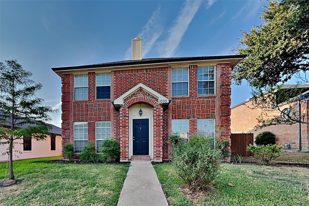 1005 Lake Bluff Drive Property Photo 1