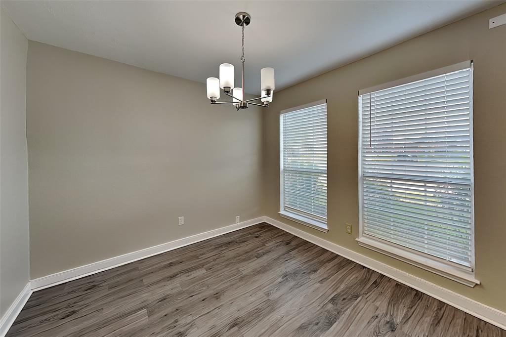 1005 Lake Bluff Drive Property Photo 6