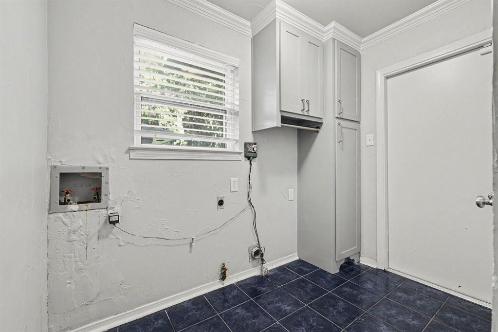 2408 Winewood Lane Property Photo 29