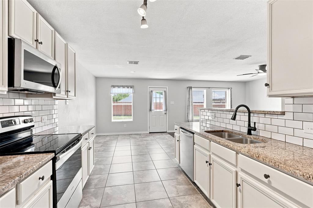 1217 Bellevue Drive Property Photo 2
