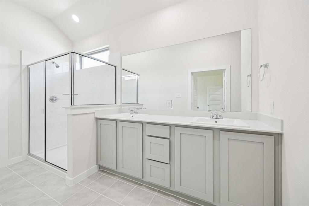 744 Brightstar Drive Property Photo 16