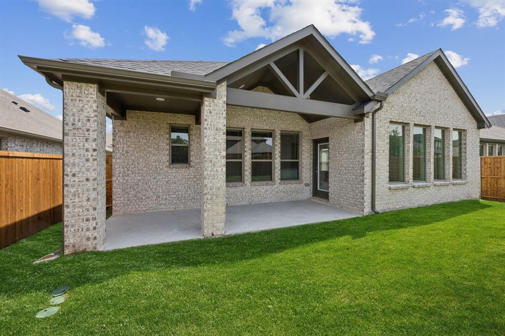 744 Brightstar Drive Property Photo 28