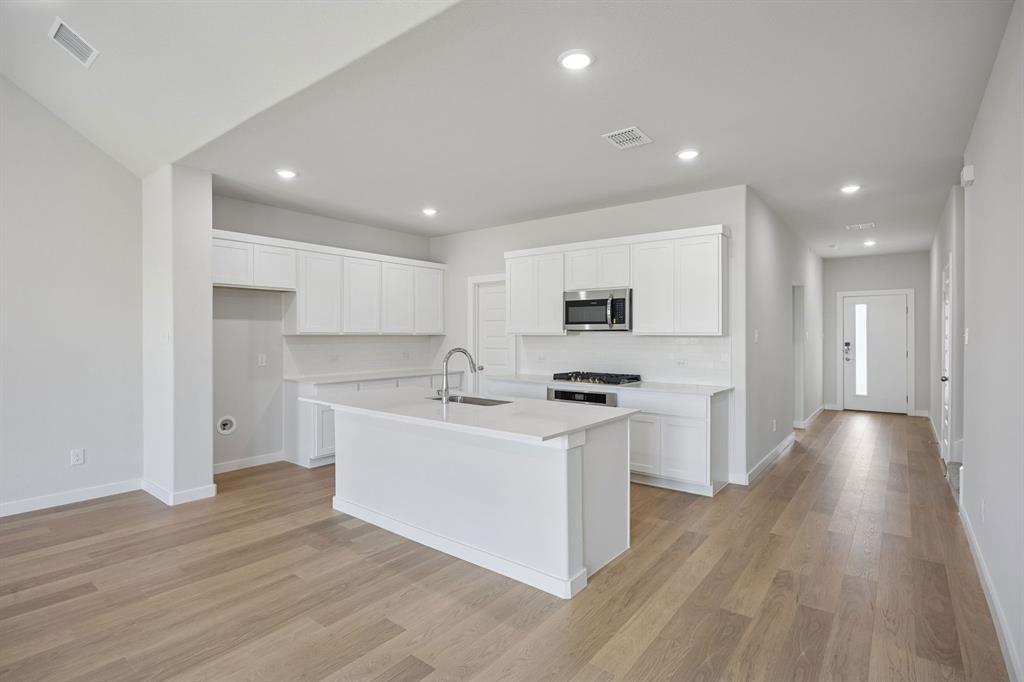 752 Brightstar Drive Property Photo 8