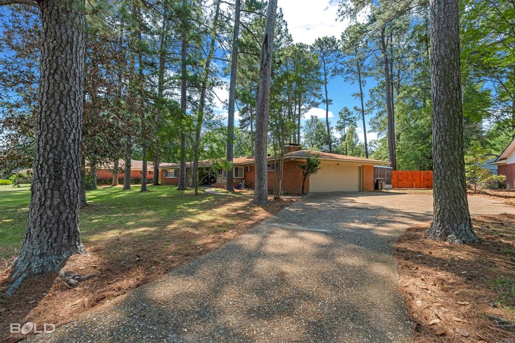 1907 S Brookwood Drive Property Photo 2