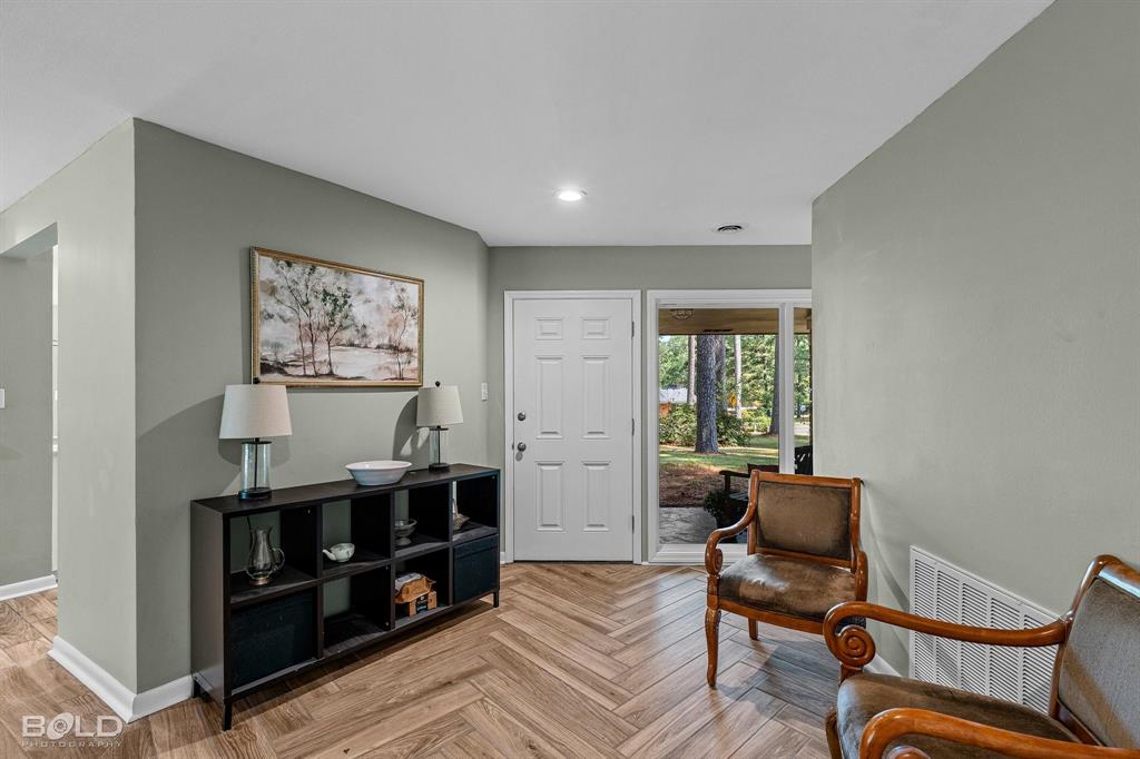 1907 S Brookwood Drive Property Photo 6