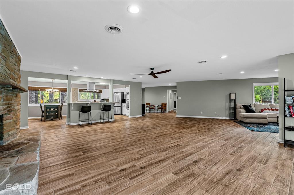 1907 S Brookwood Drive Property Photo 9