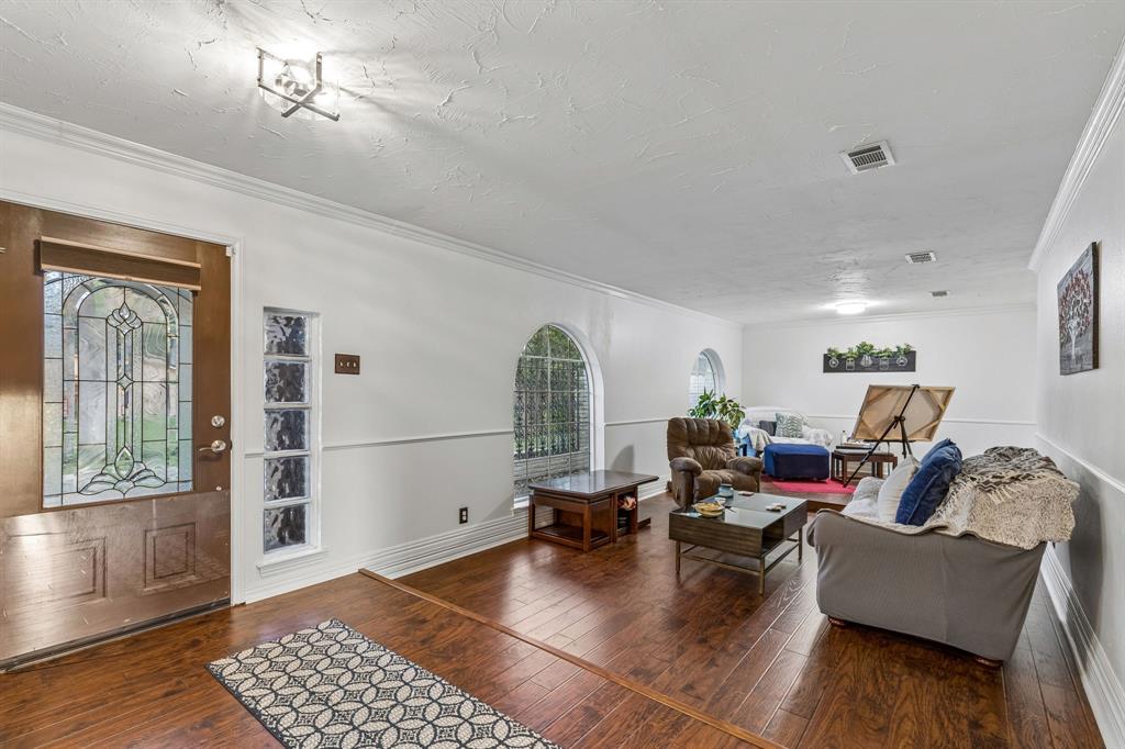 1709 Timbers Drive Property Photo 9