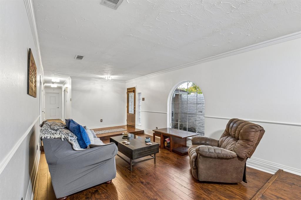 1709 Timbers Drive Property Photo 11