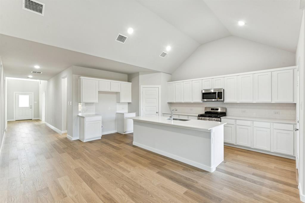 3909 Somerville Drive Property Photo 10