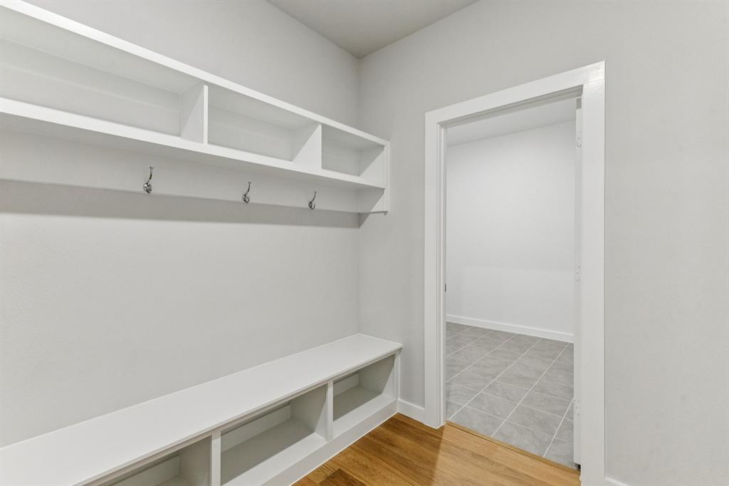 3909 Somerville Drive Property Photo 16