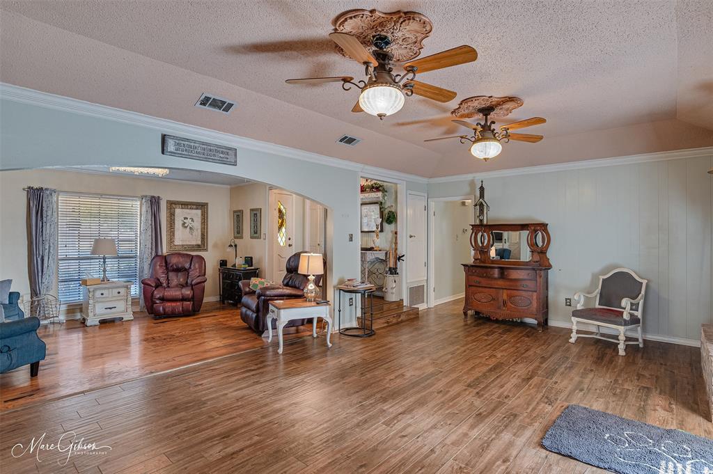8102 Dogwood Trail Property Photo 3
