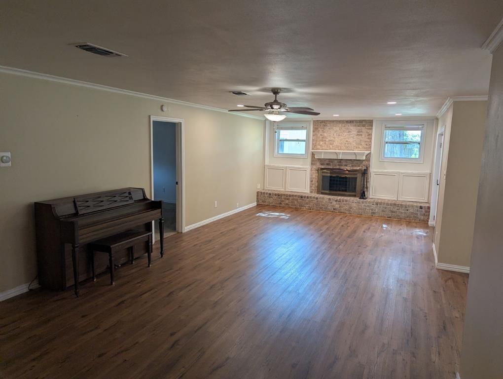 2908 Ashbury Drive Property Photo 3