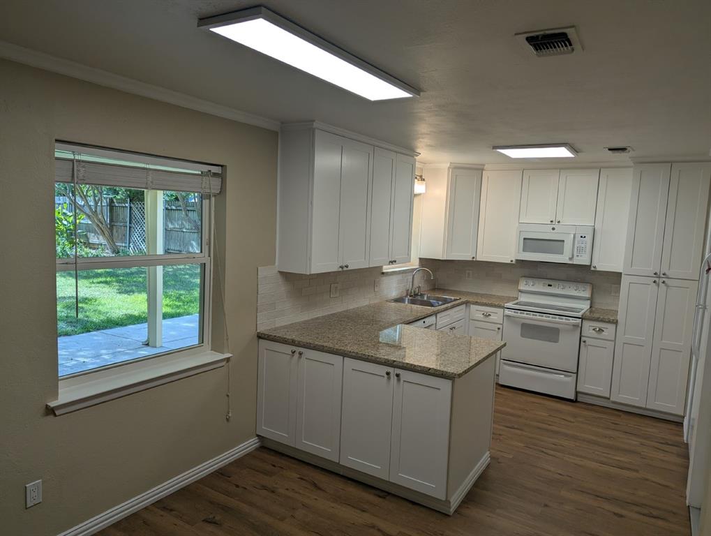2908 Ashbury Drive Property Photo 6